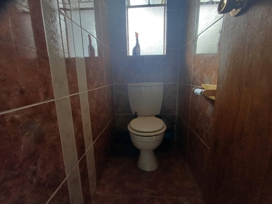 4 Bedroom Property for Sale in Flamwood North West